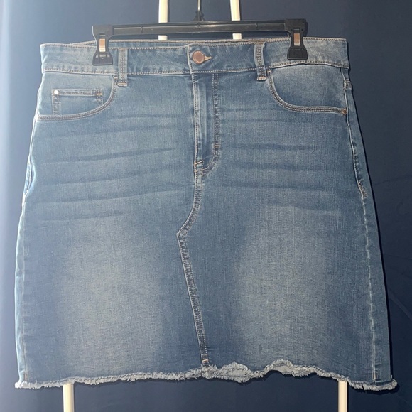 Women’s Jordache Jean skirt - size 14 - Picture 1 of 4